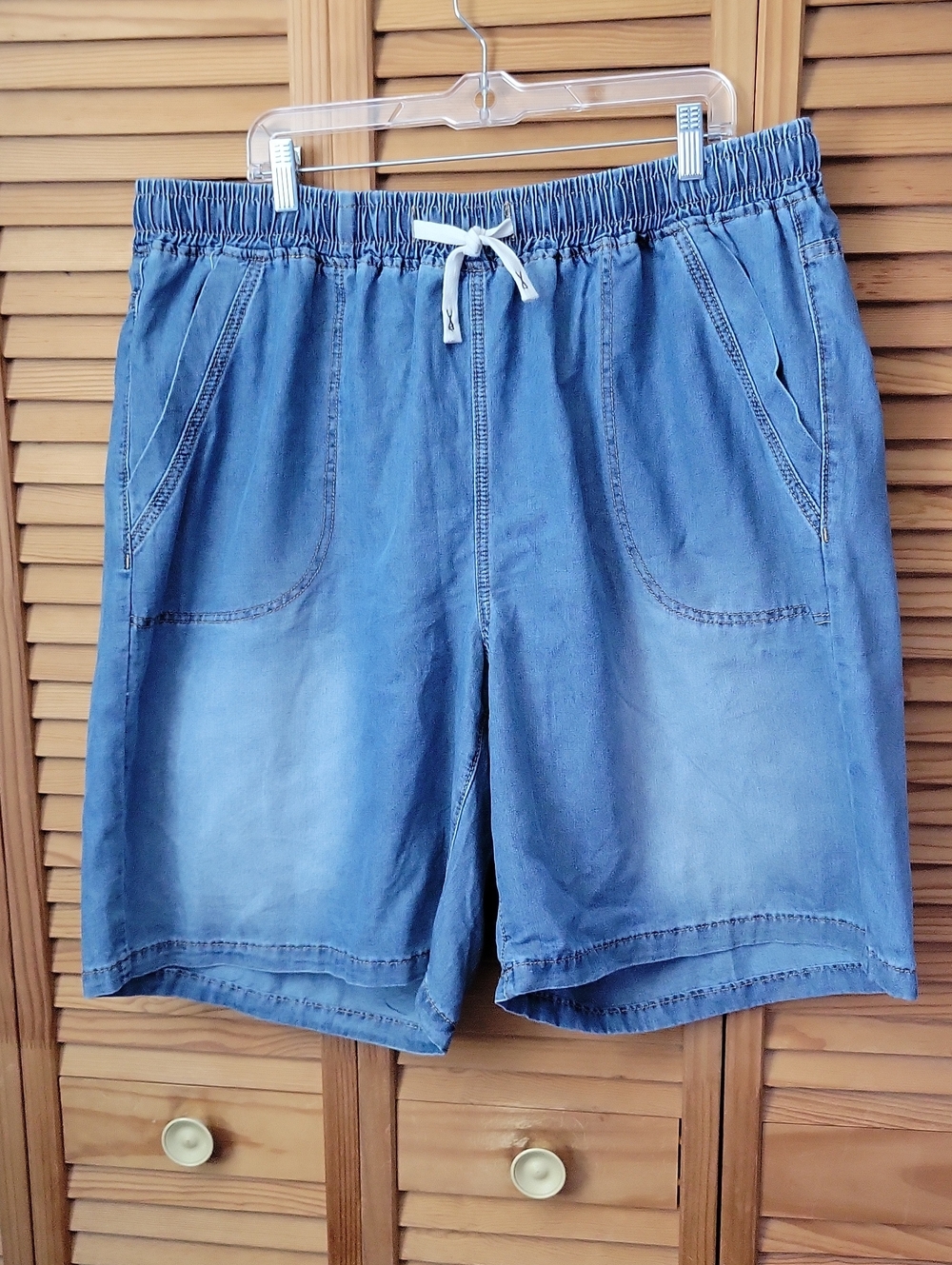 WDIRARA NWOT Faded Drawstring Waist Bermuda Wide Leg Pockets Denim Jean Short 4X